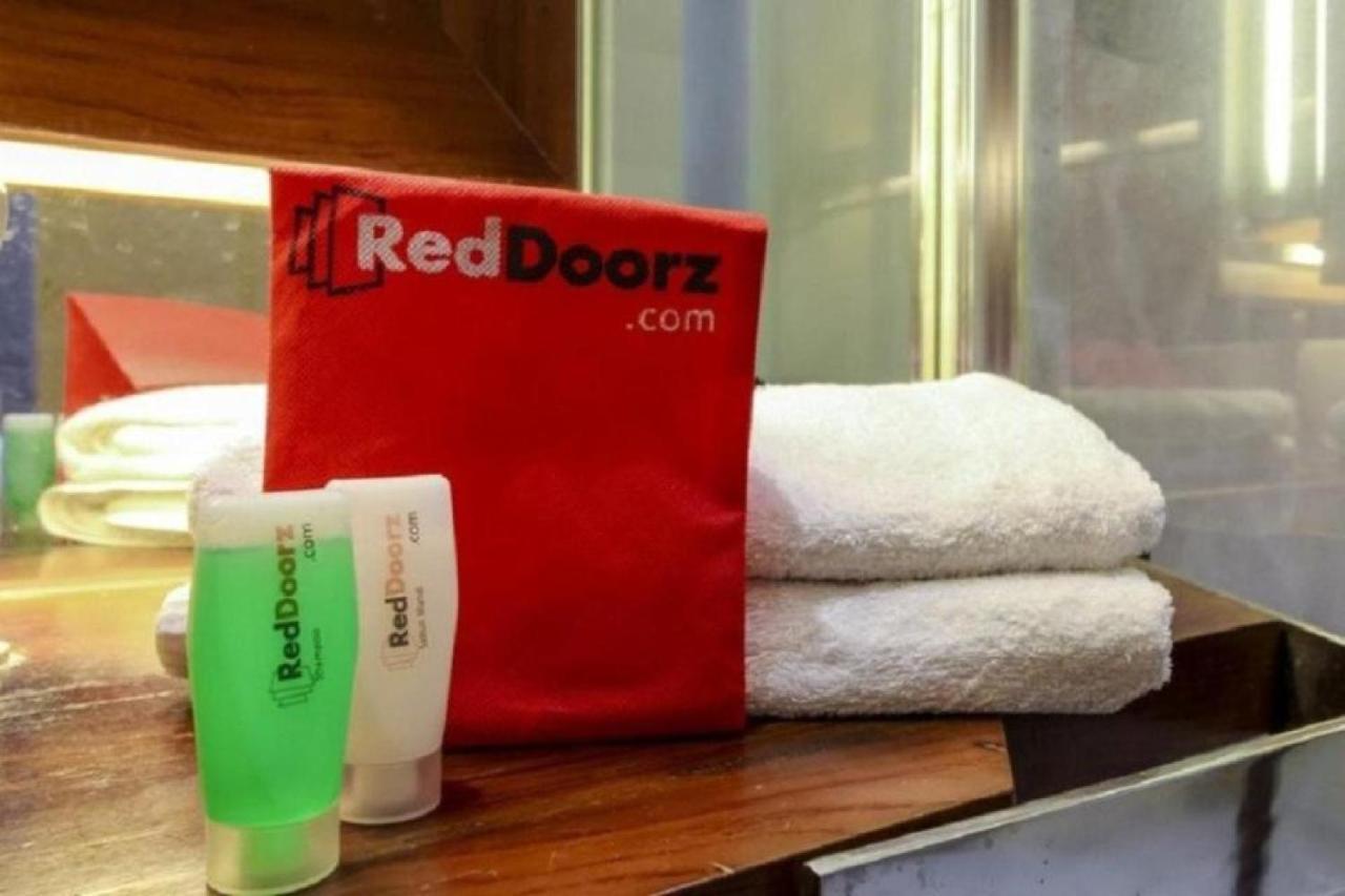 Reddoorz Premium Near Ragunan Zoo 2 Jakarta Exterior photo